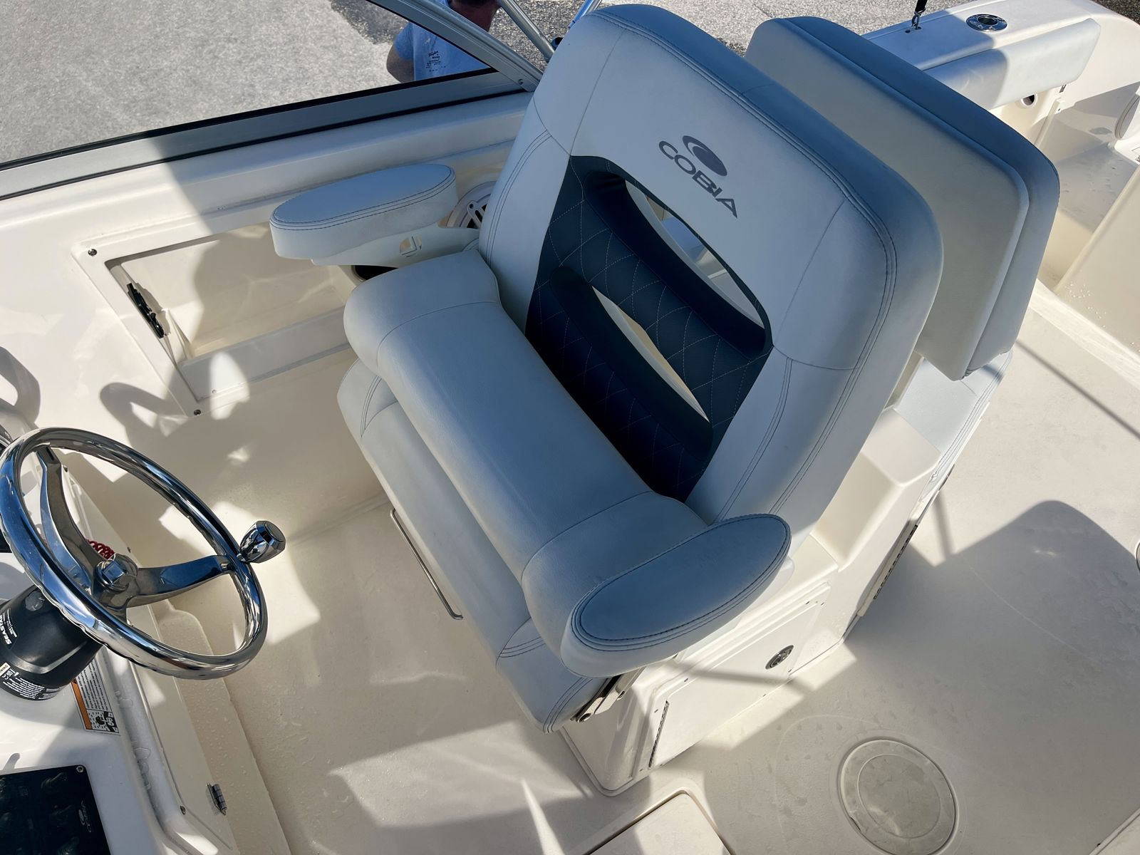 2023 Cobia 220dc Cobia DC-1-9