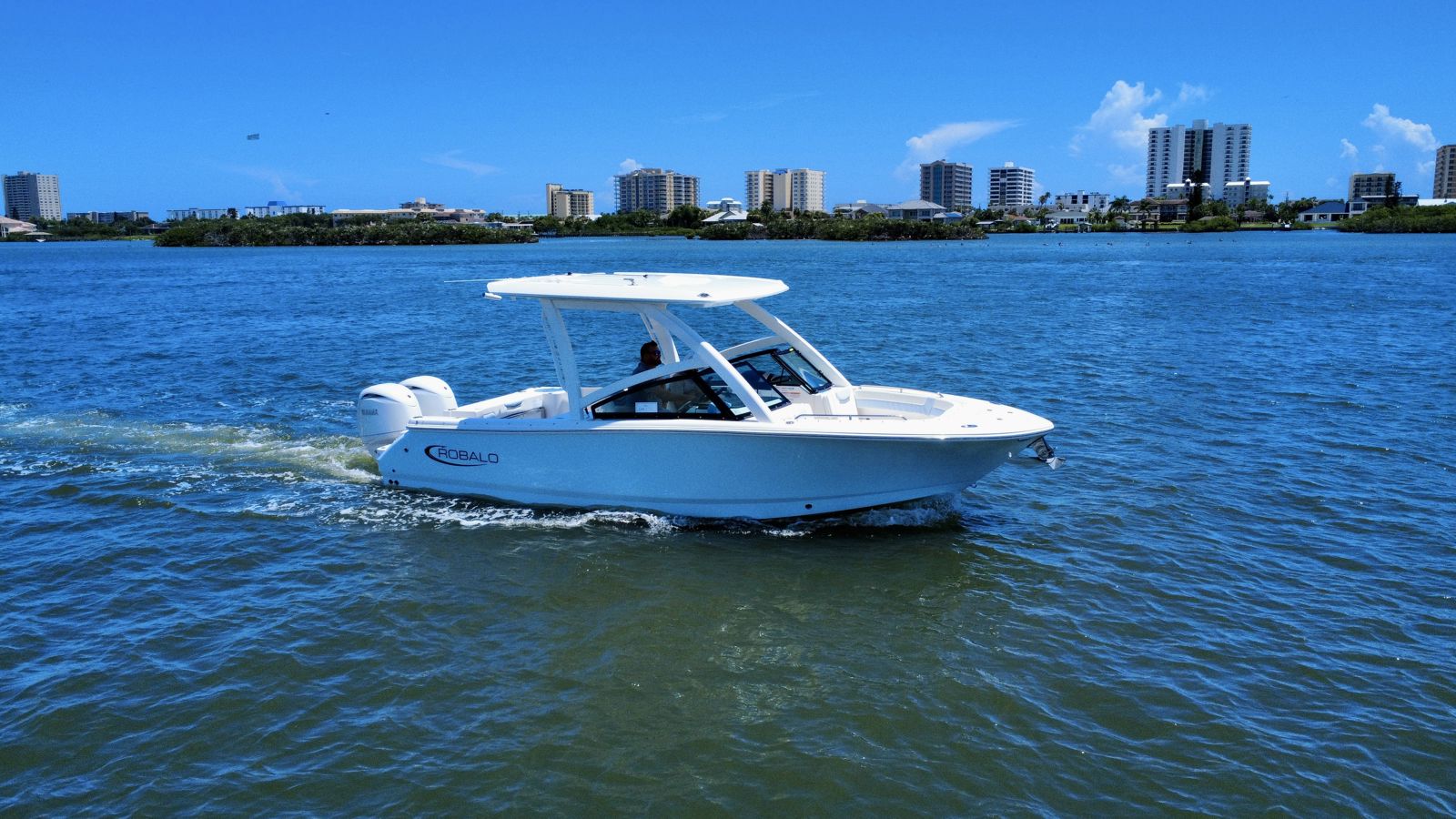 2025 Robalo R257-68