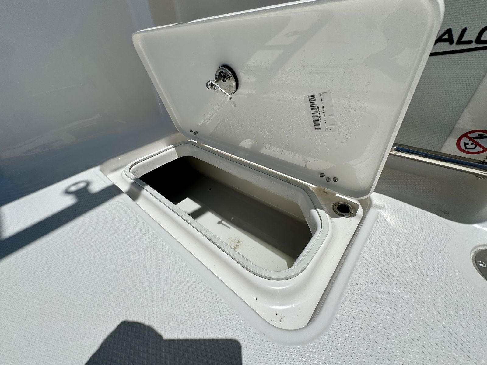 2025 Robalo R257-26