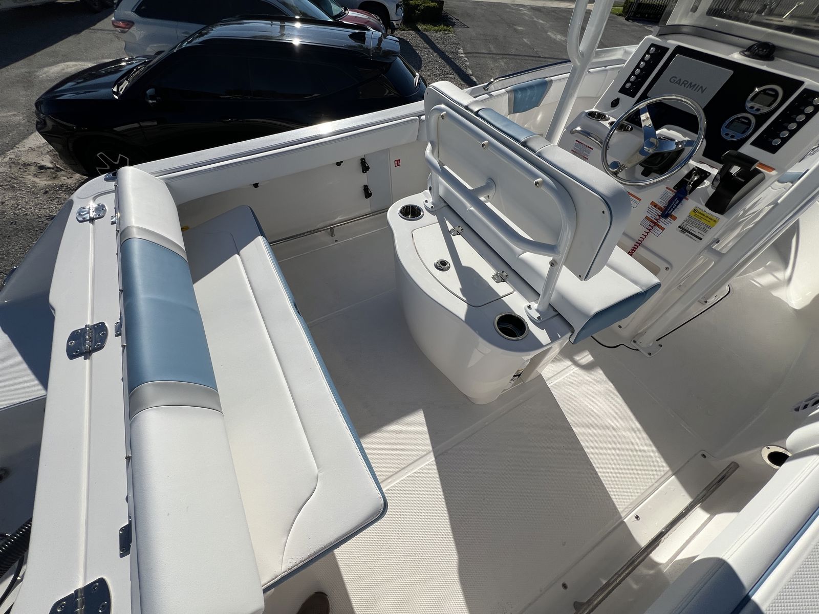 2026 Robalo R222-10