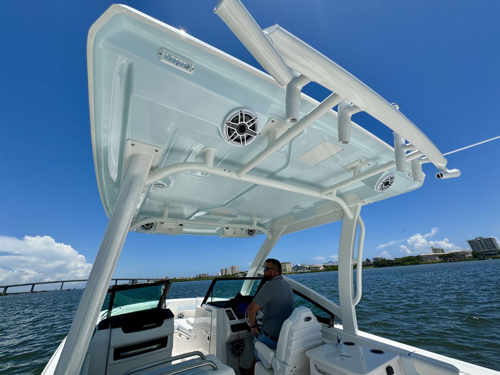2025 Robalo R257-3