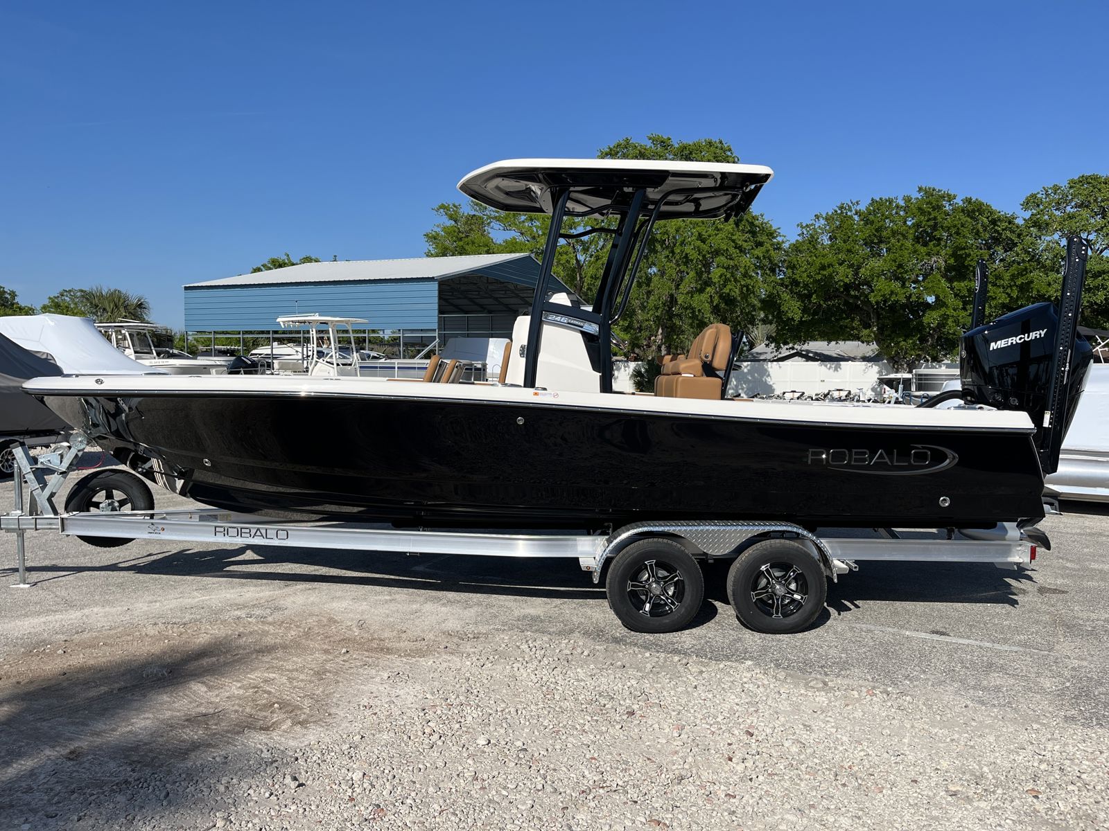2025 Robalo 246 Cayman-5