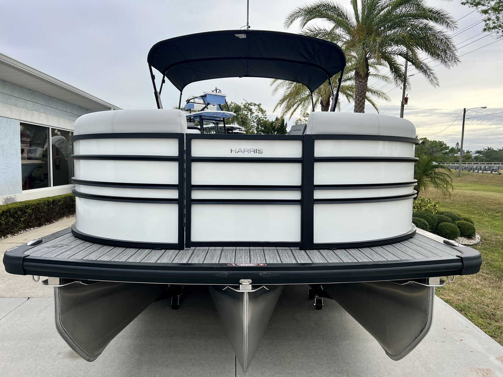 2025 Harris Sunliner 230-6
