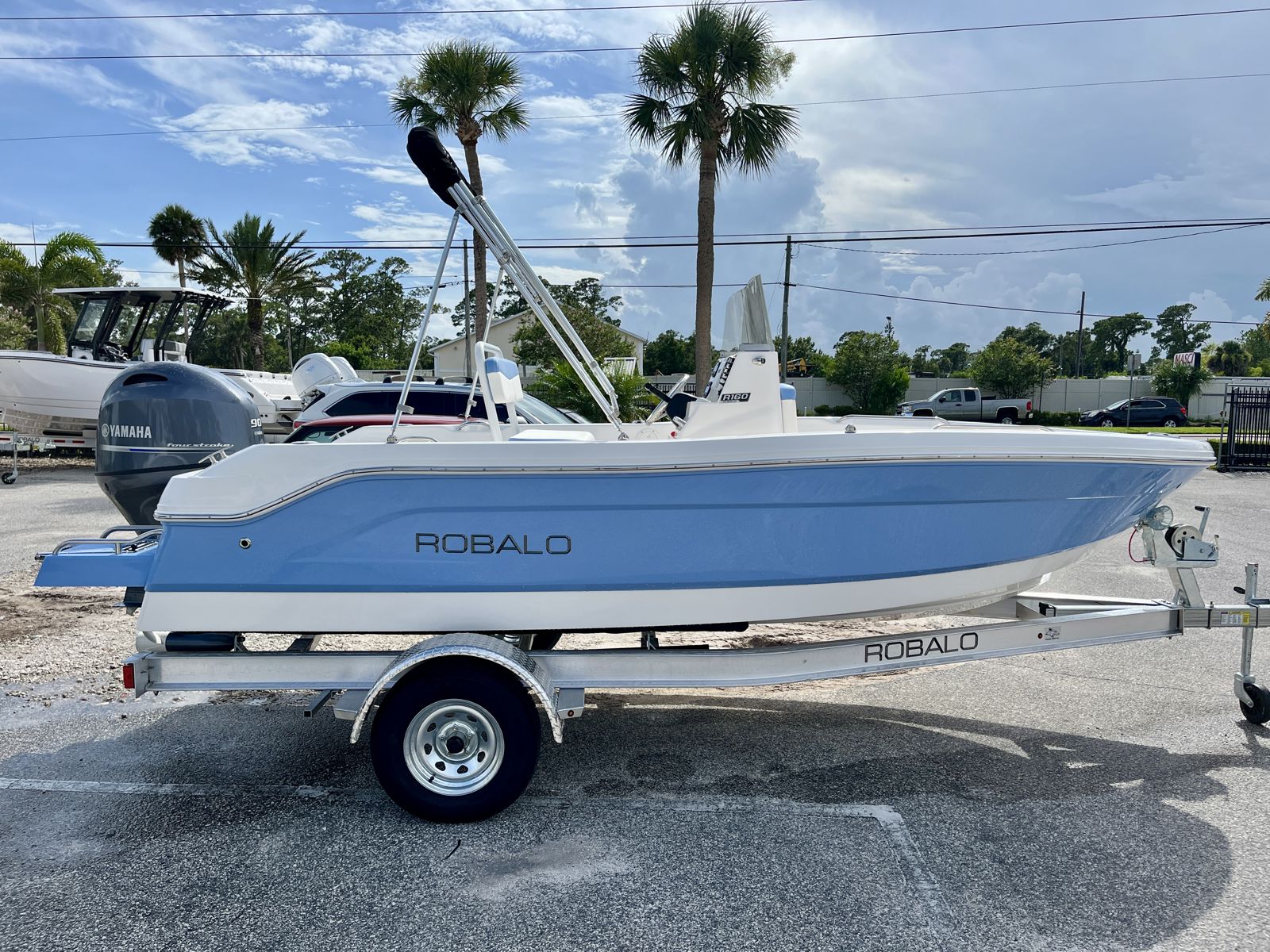 2025 Robalo R1600