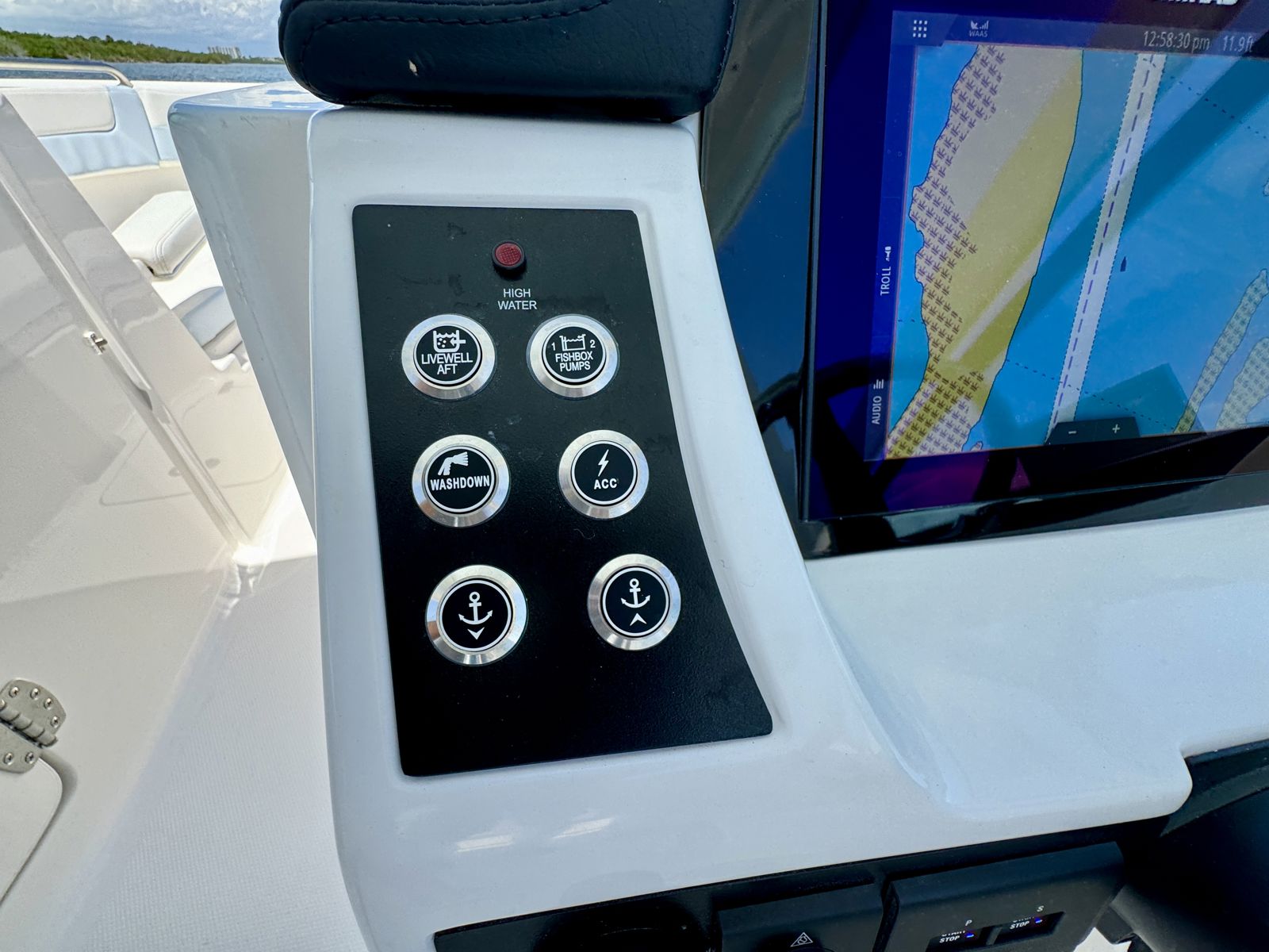 2025 Robalo R257-6