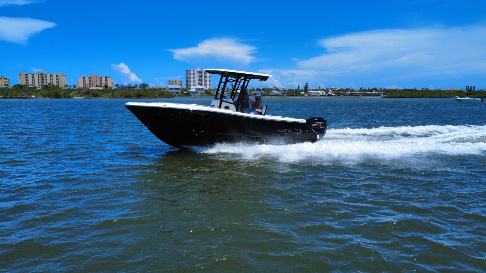 2024 Robalo R230-25