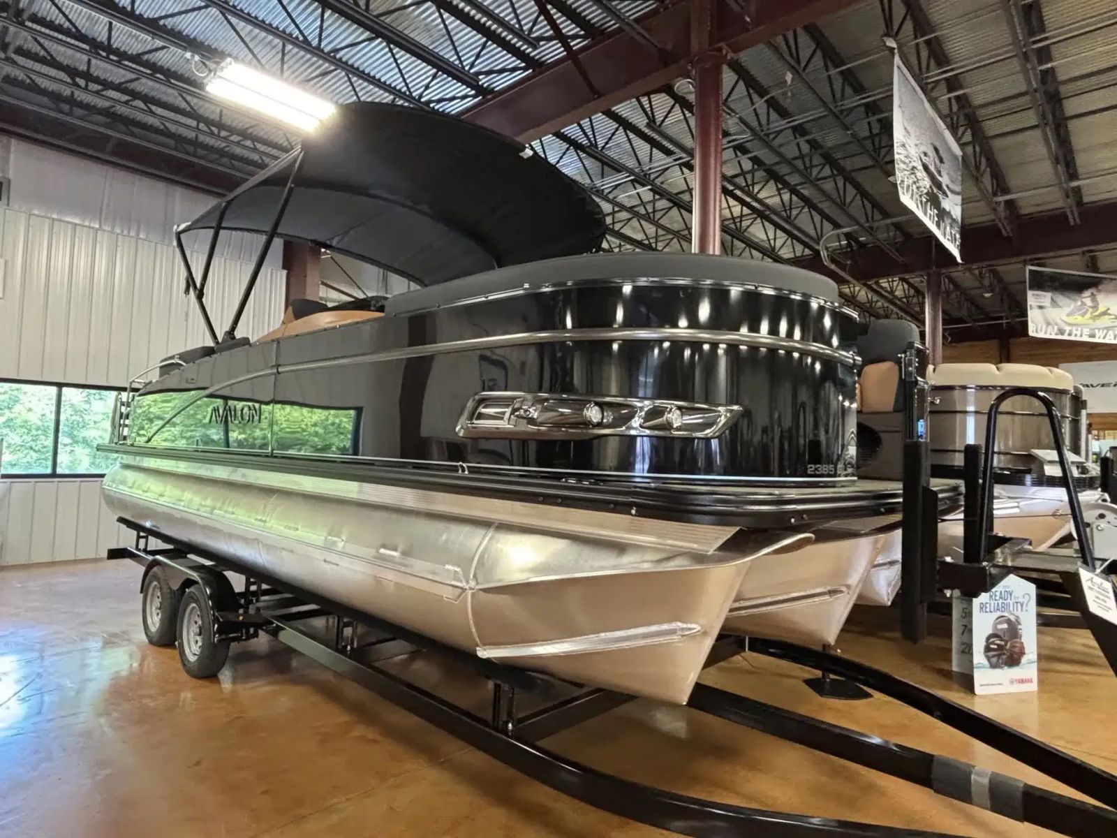 2027 Avalon Catalina Quad Lounger Shift - 3