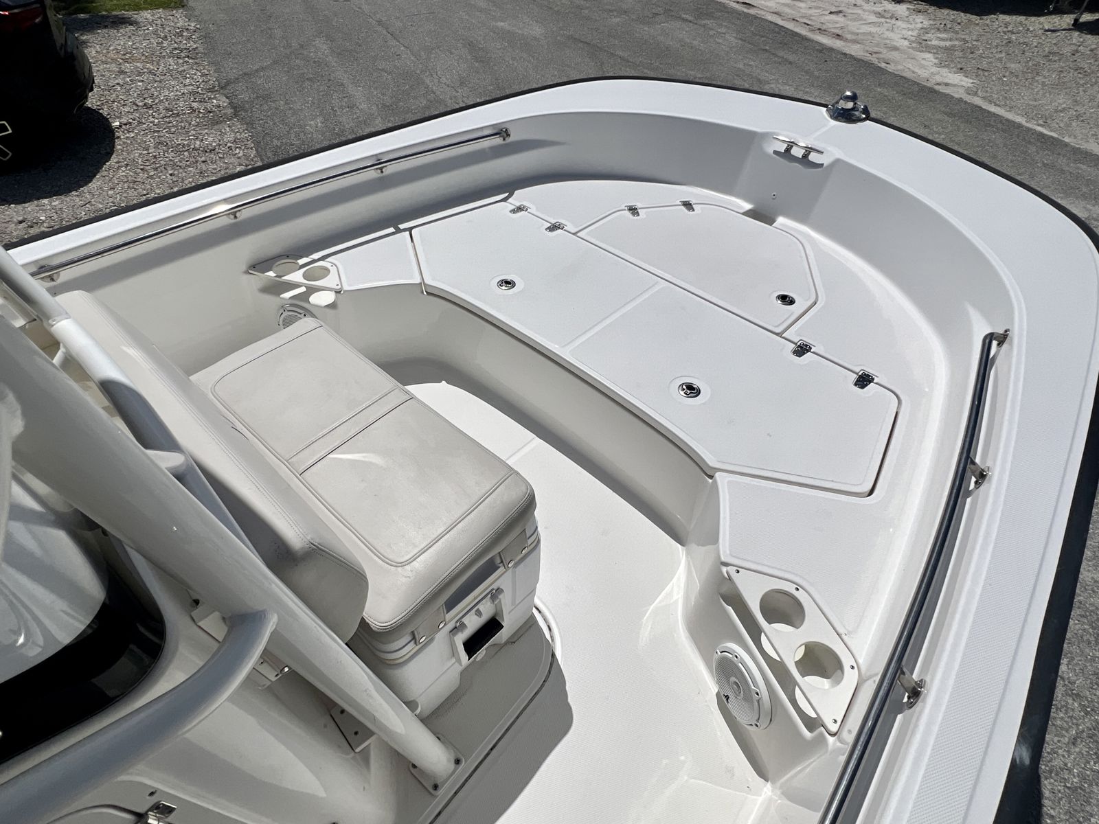 2023 Boston whaler 210 Montauk-16