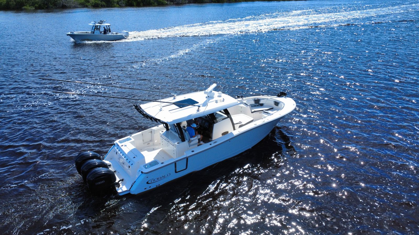 2022 Robalo R360-9