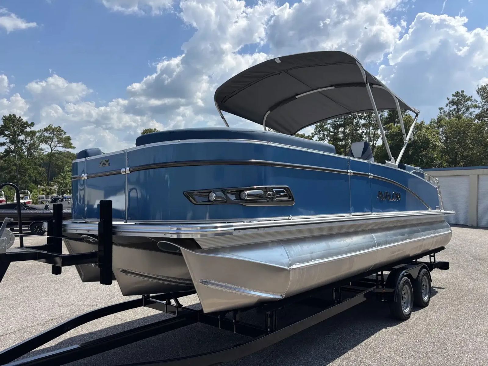 2027 Avalon Catalina Quad Lounger Shift - 3
