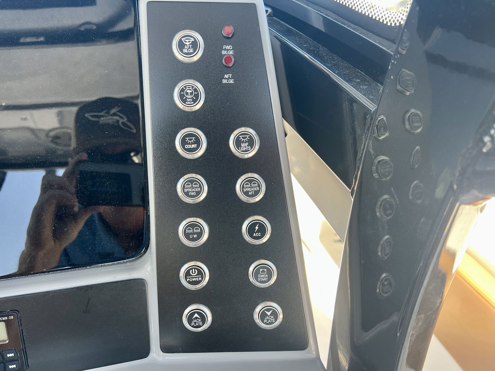 2025 Robalo 266 Cayman-28