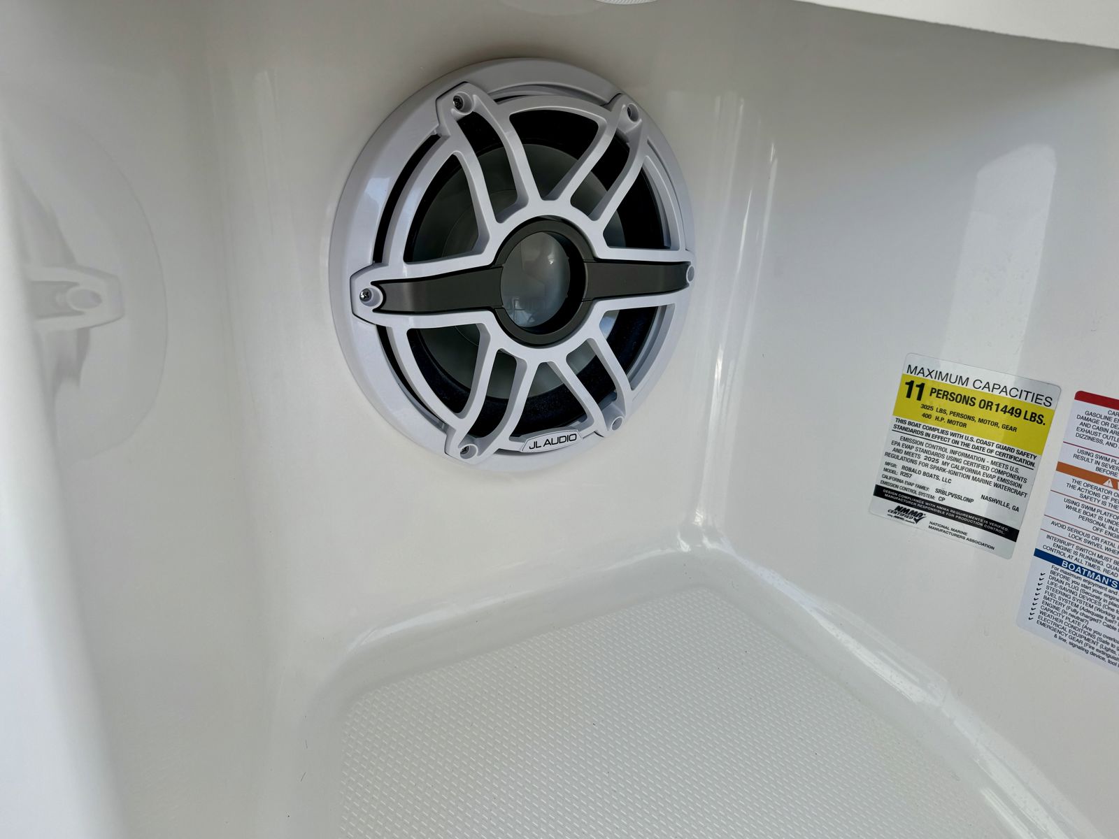 2025 Robalo R257-62