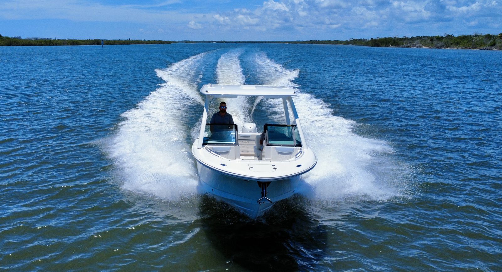 2025 Robalo R257-23