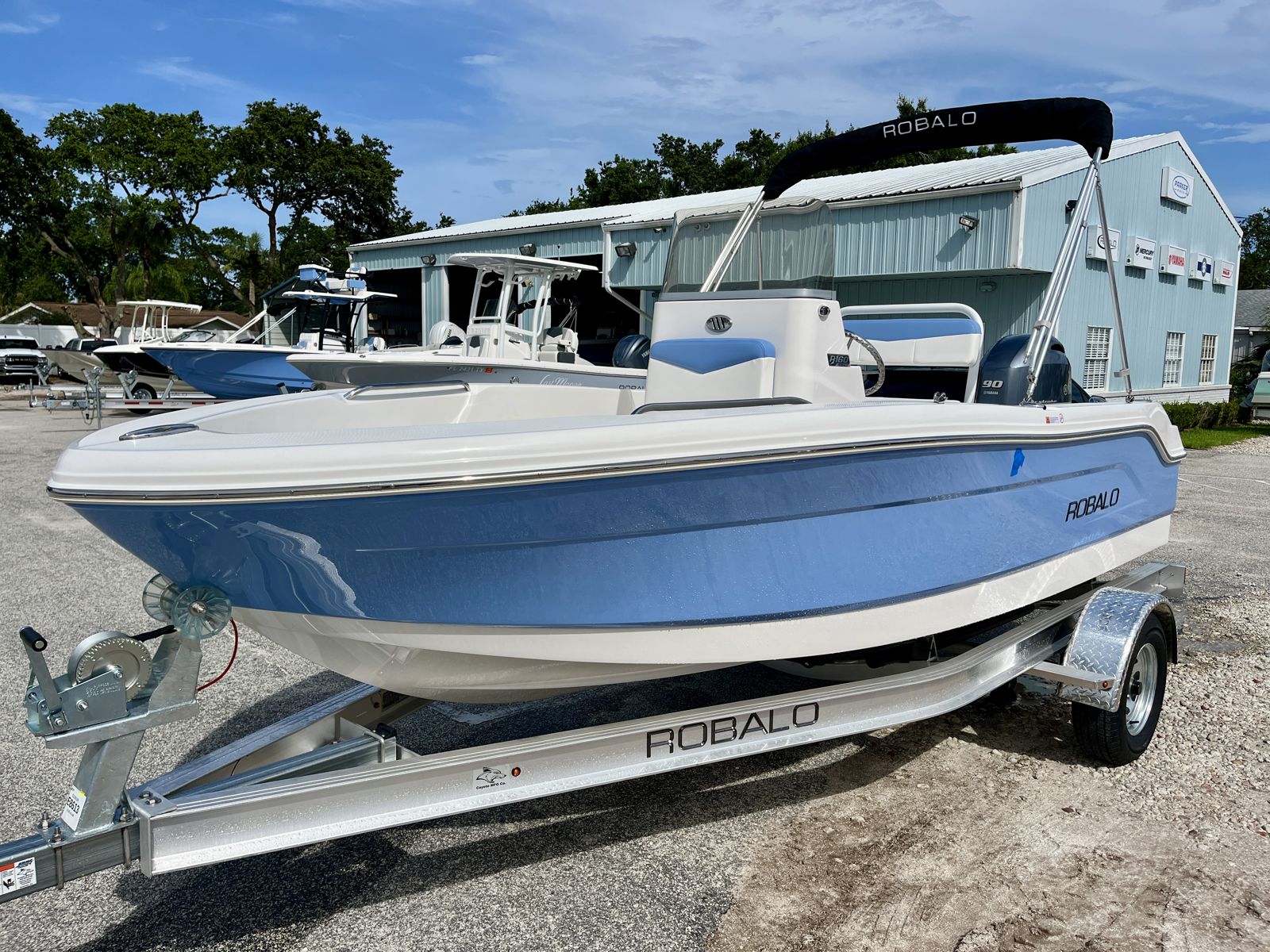2025 Robalo R160-4