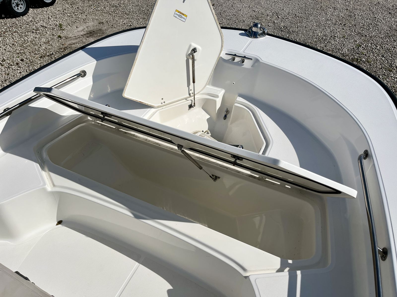 2023 Boston whaler 210 Montauk-11