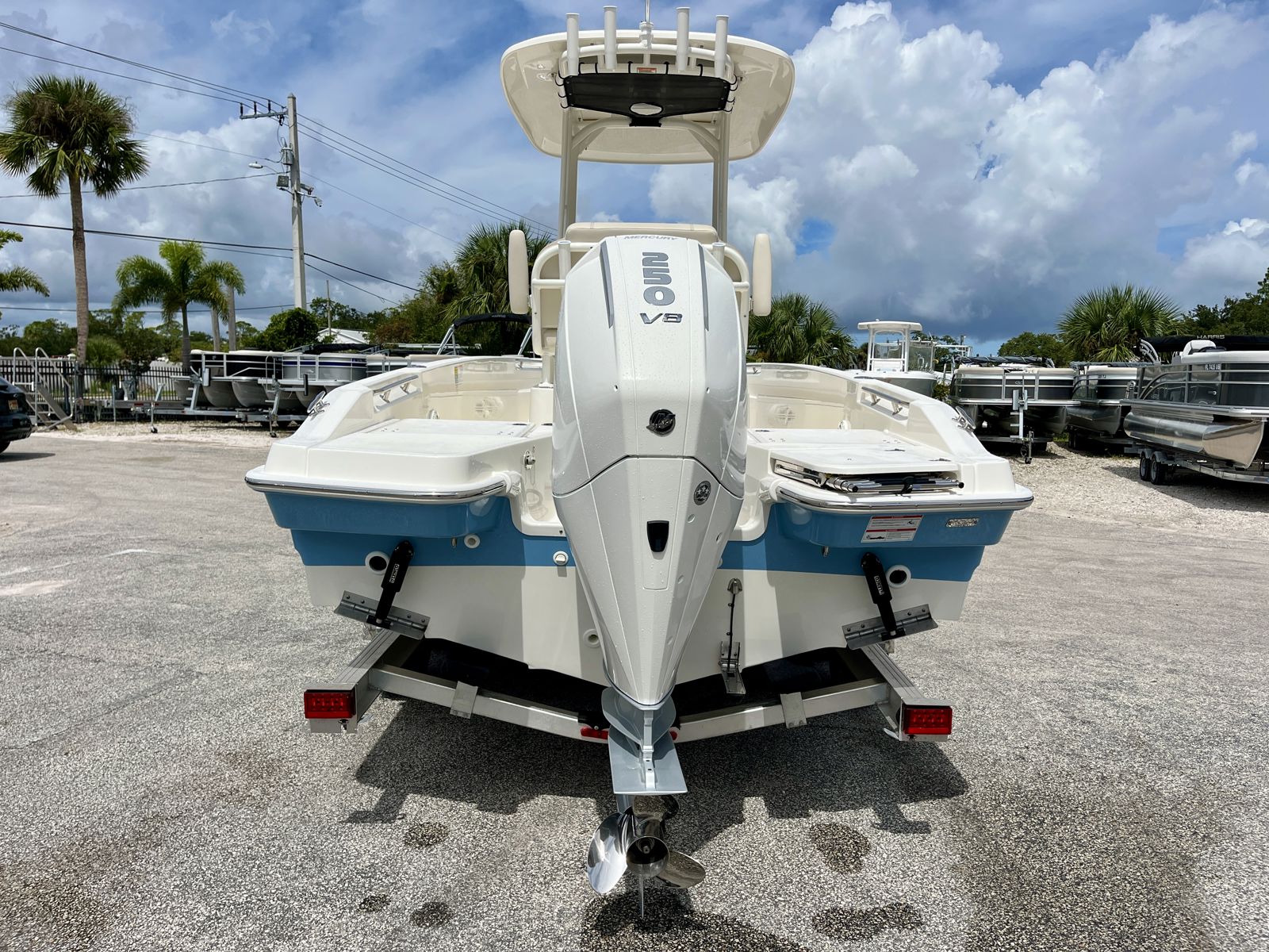 2026 Boston whaler 22DNT-25