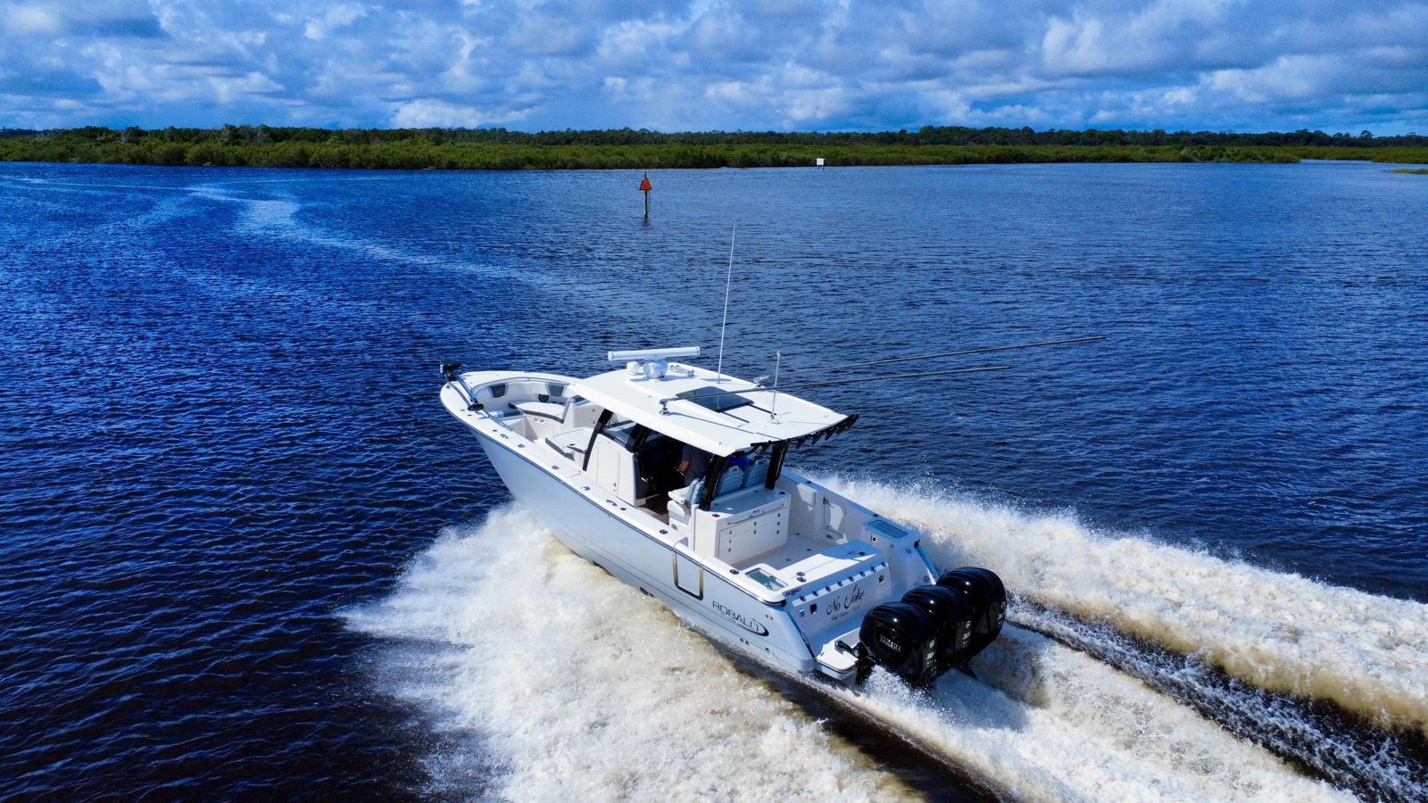 2022 Robalo R360-24