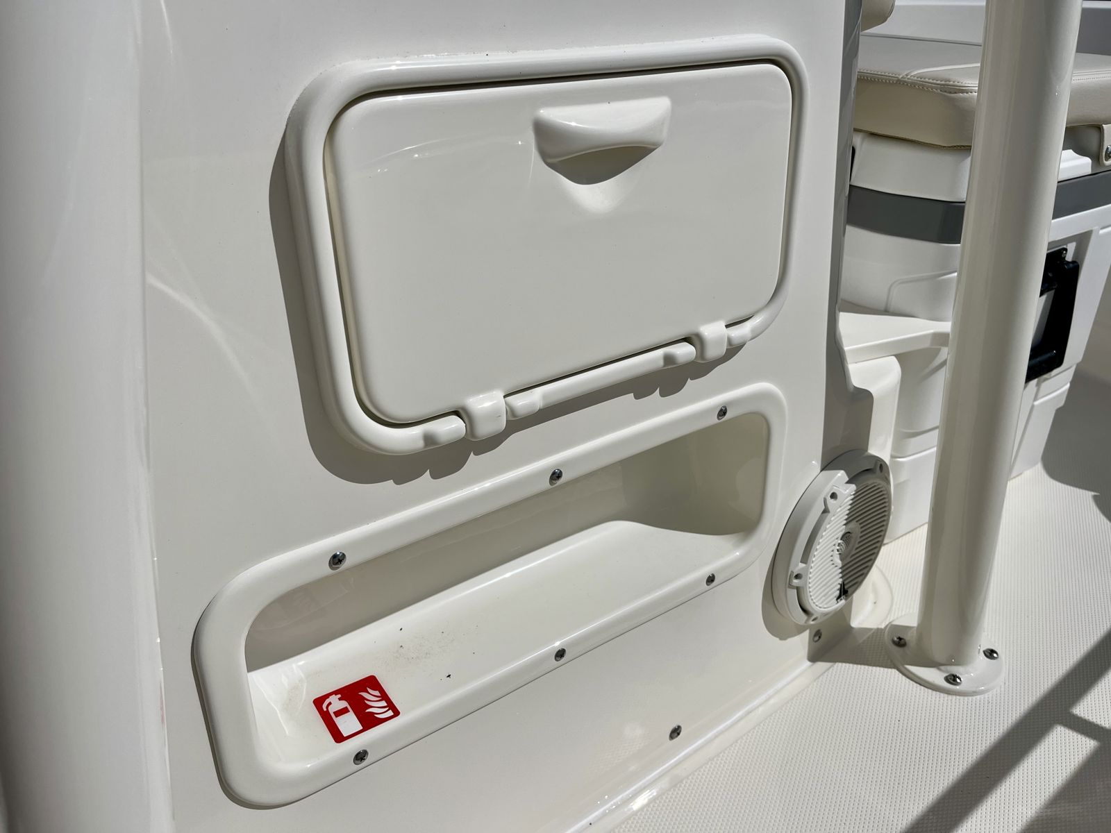 2026 Boston whaler 19 MTK-10