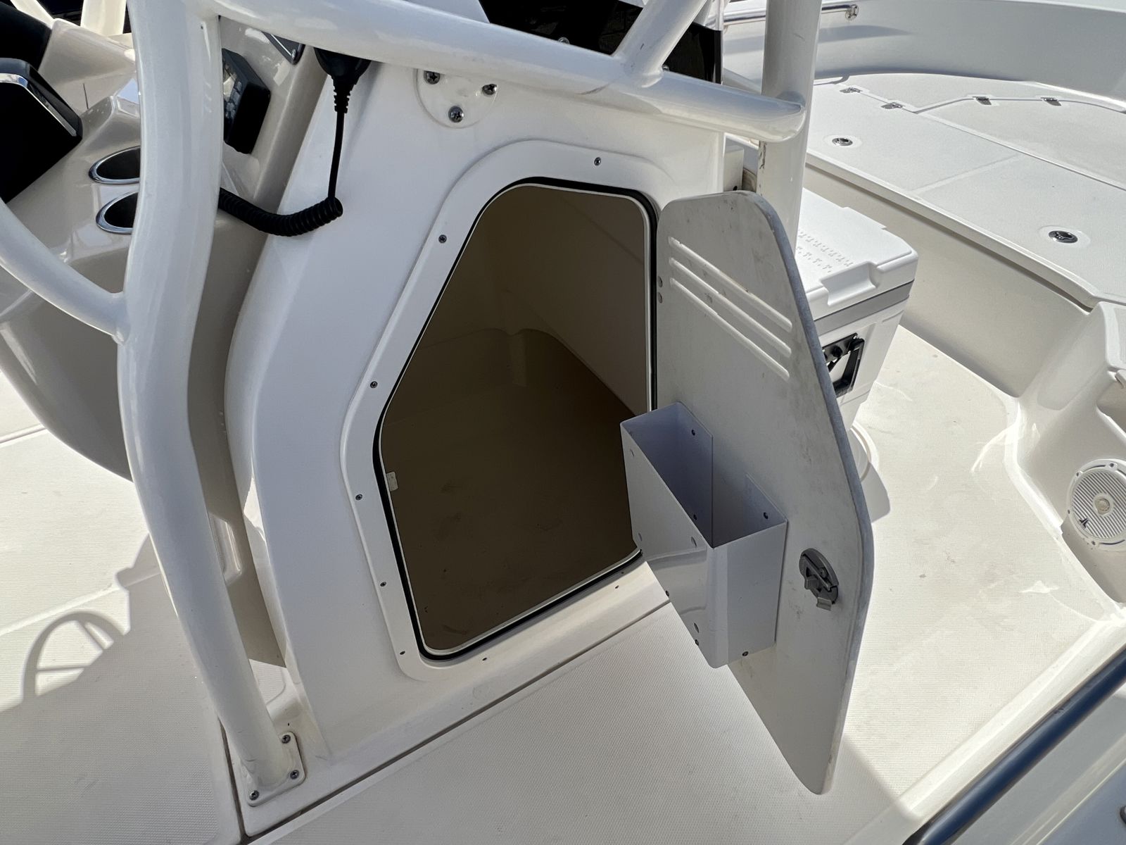 2023 Boston whaler 210 Montauk-22