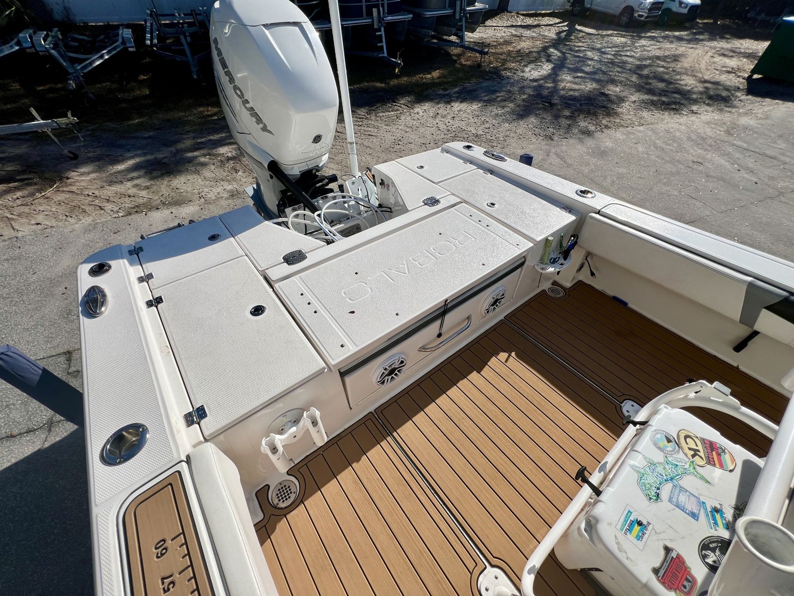 2023 Robalo 266 Cayman-7