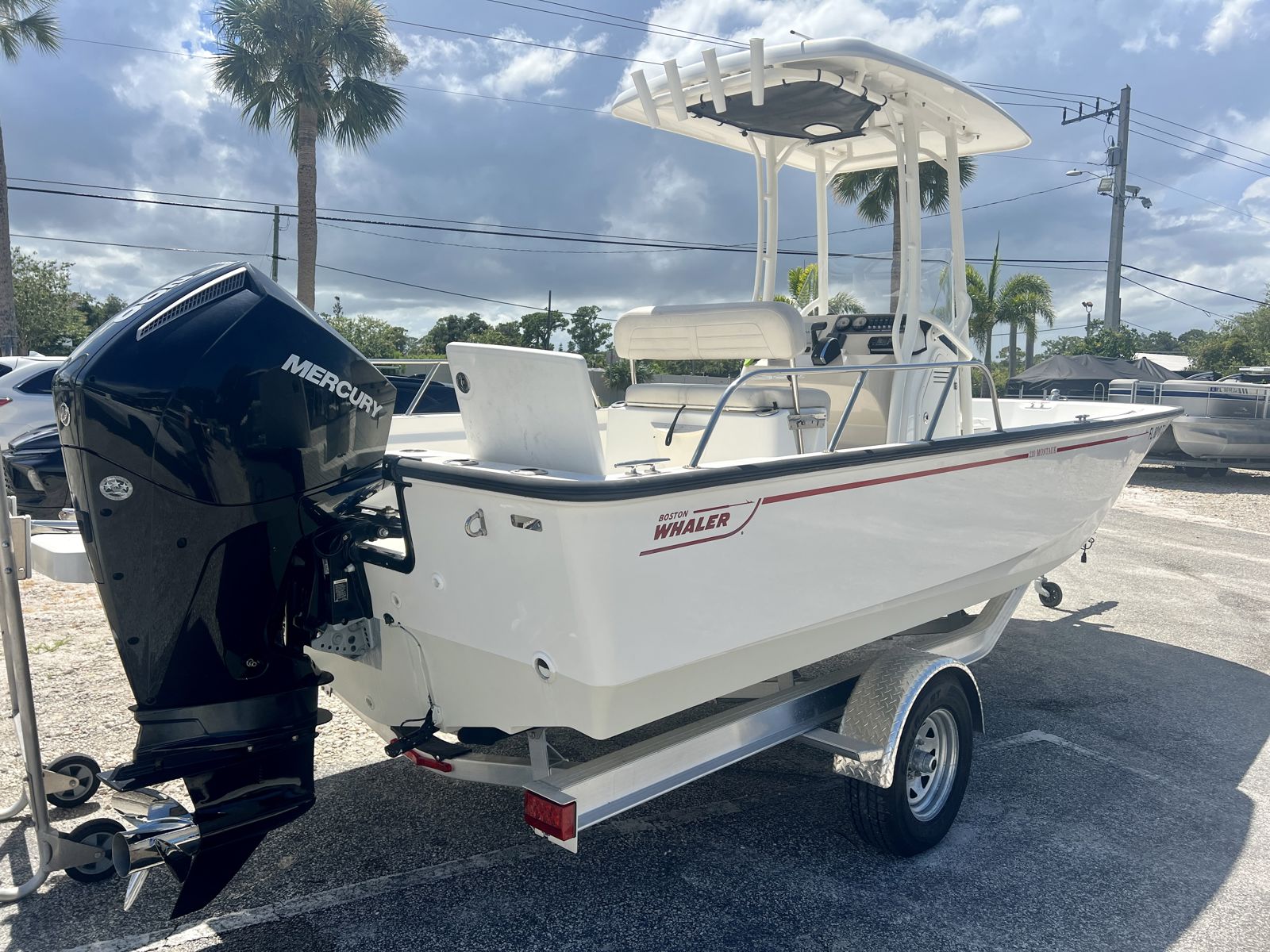 2023 Boston whaler 210 Montauk-8