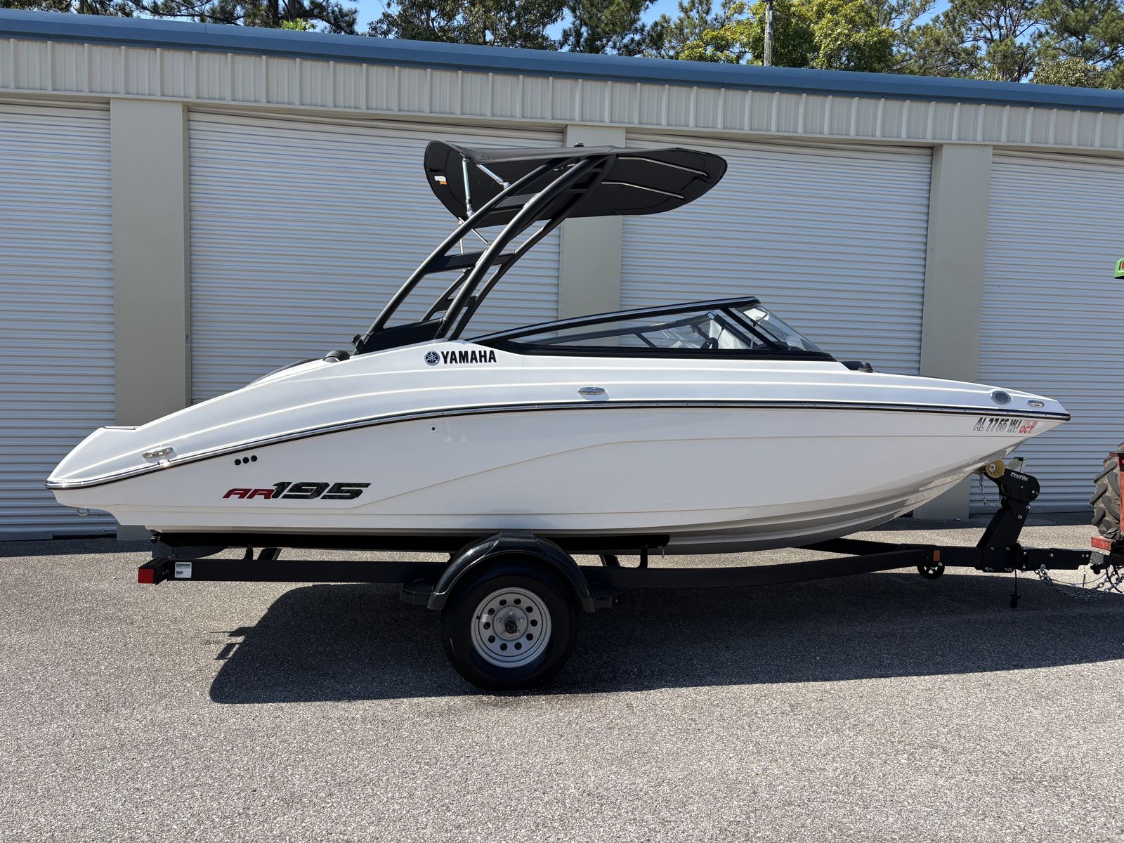 2025 Yamaha AR195