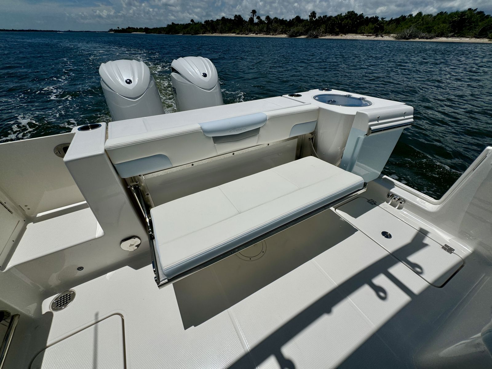 2025 Robalo R257-59
