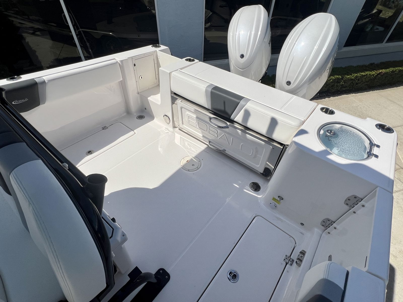 2025 Robalo R250-6
