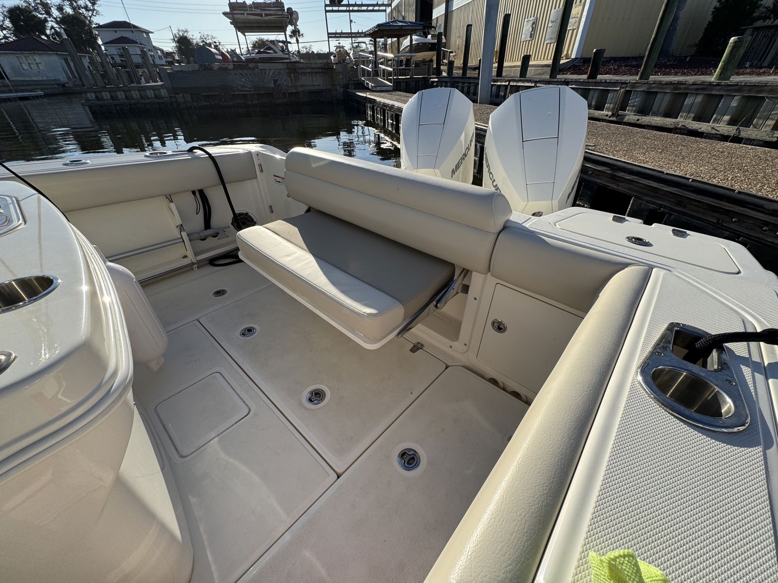 2023 Boston whaler 250 Outrage-18