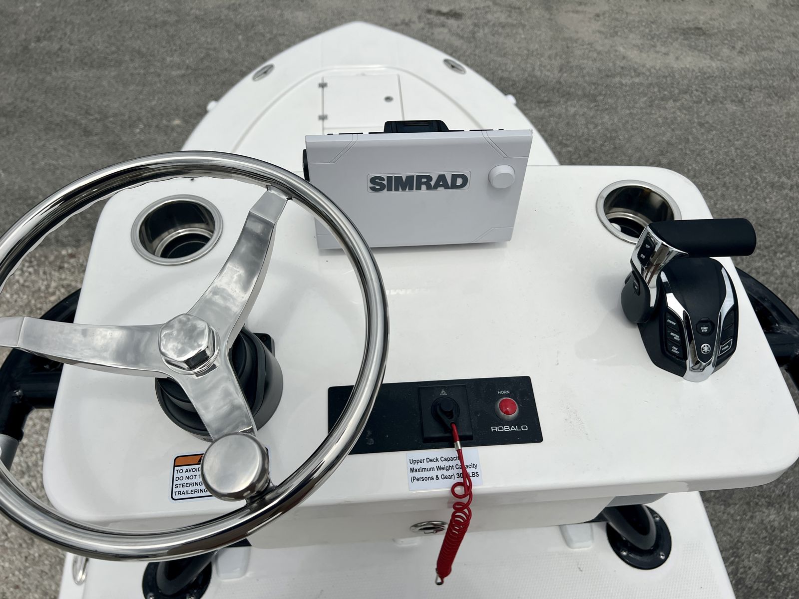 2025 Robalo 246 SD Cayman-30