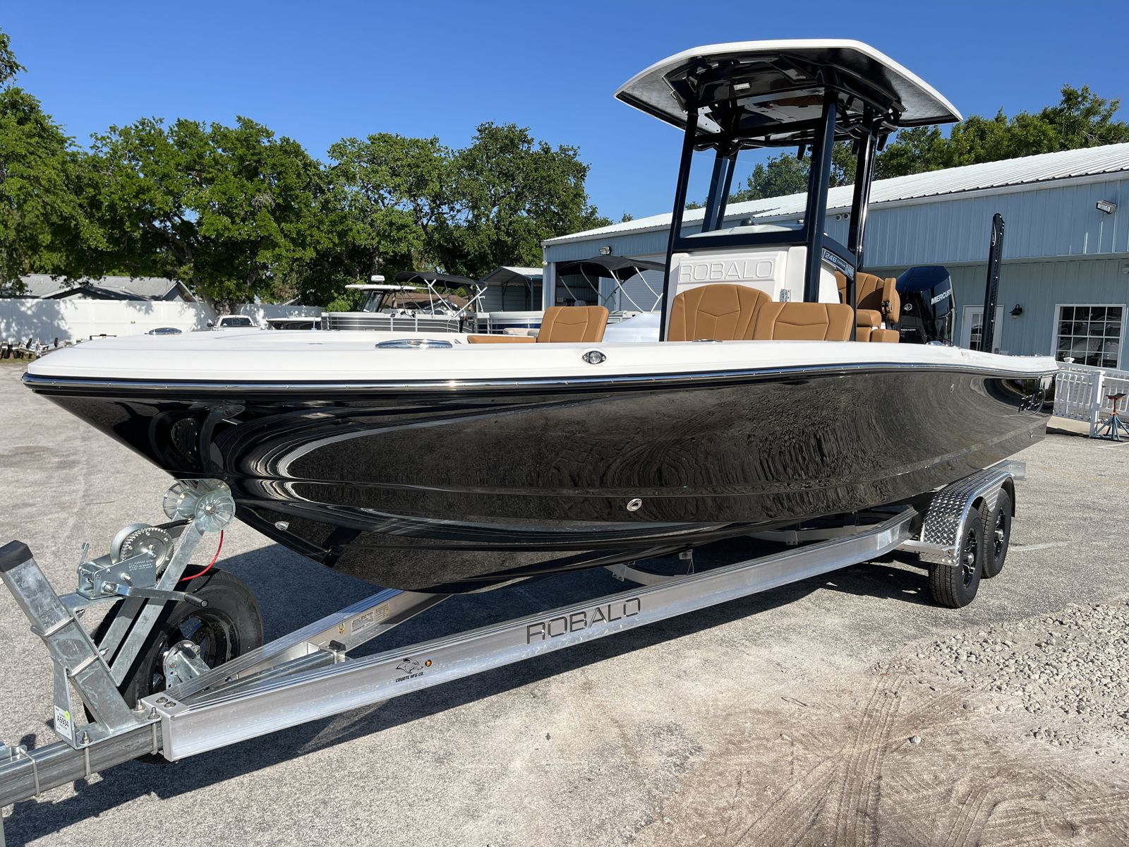 2025 Robalo 246 Cayman0
