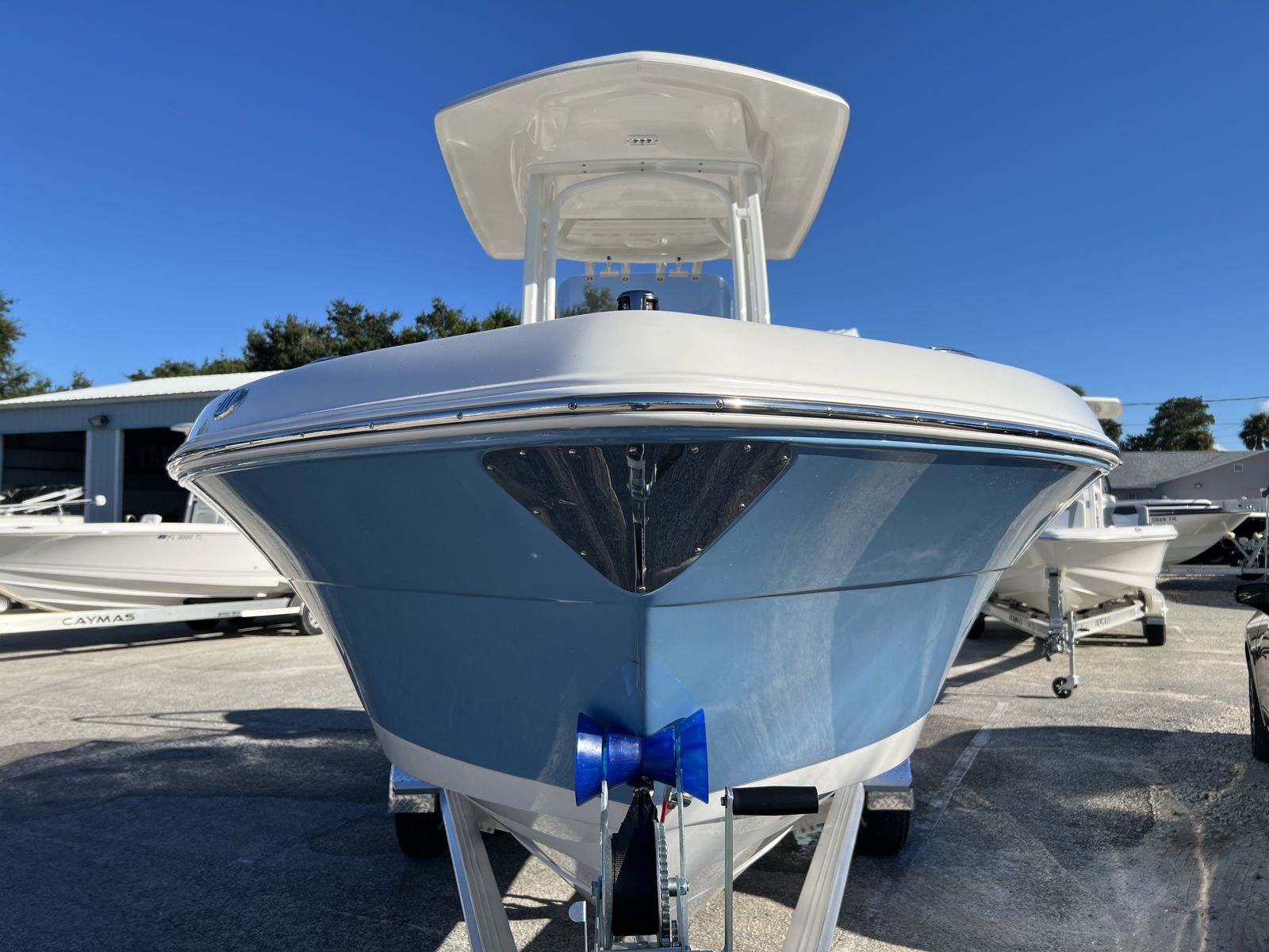 2026 Robalo R222-8