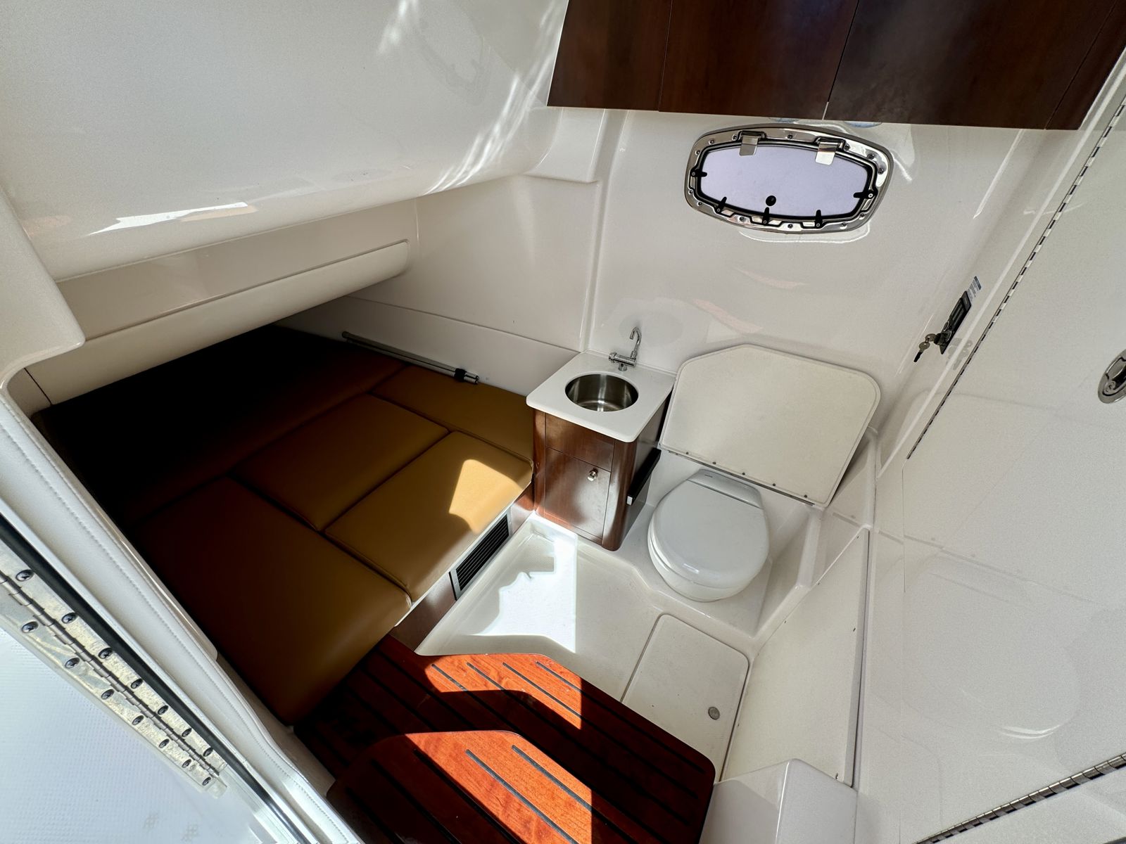 2022 Robalo R360-67