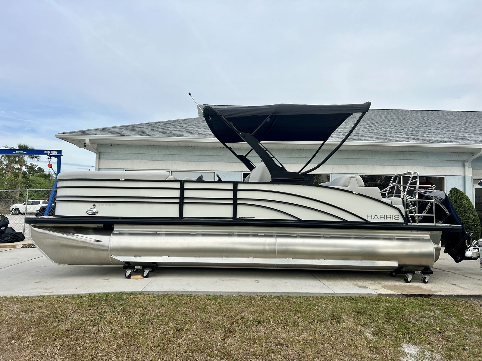 2025 Harris Sunliner 230-2