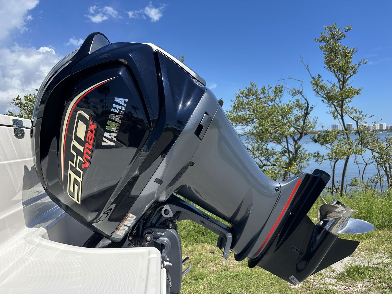 2024 Robalo R230-4