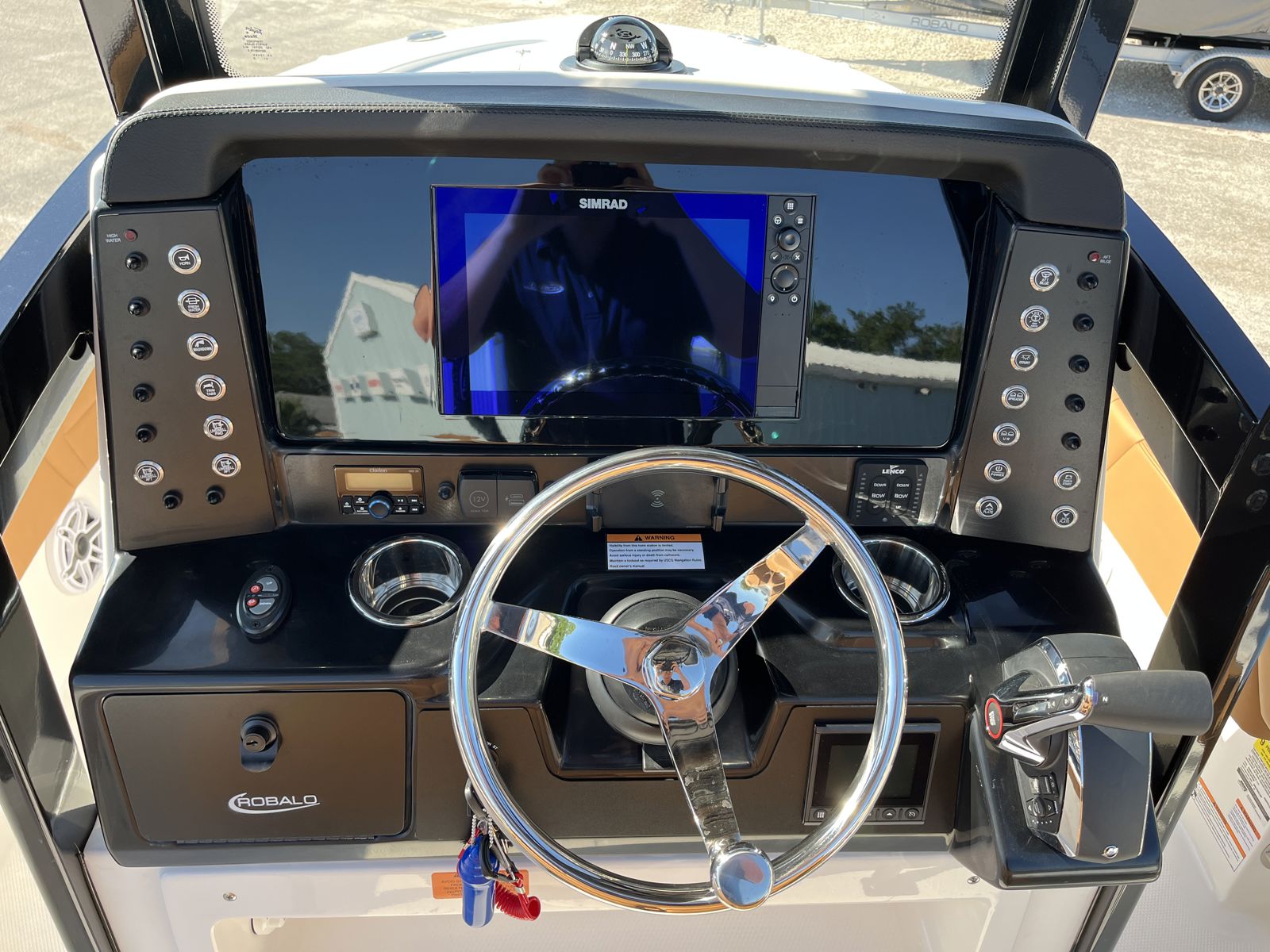 2025 Robalo 246 Cayman-12