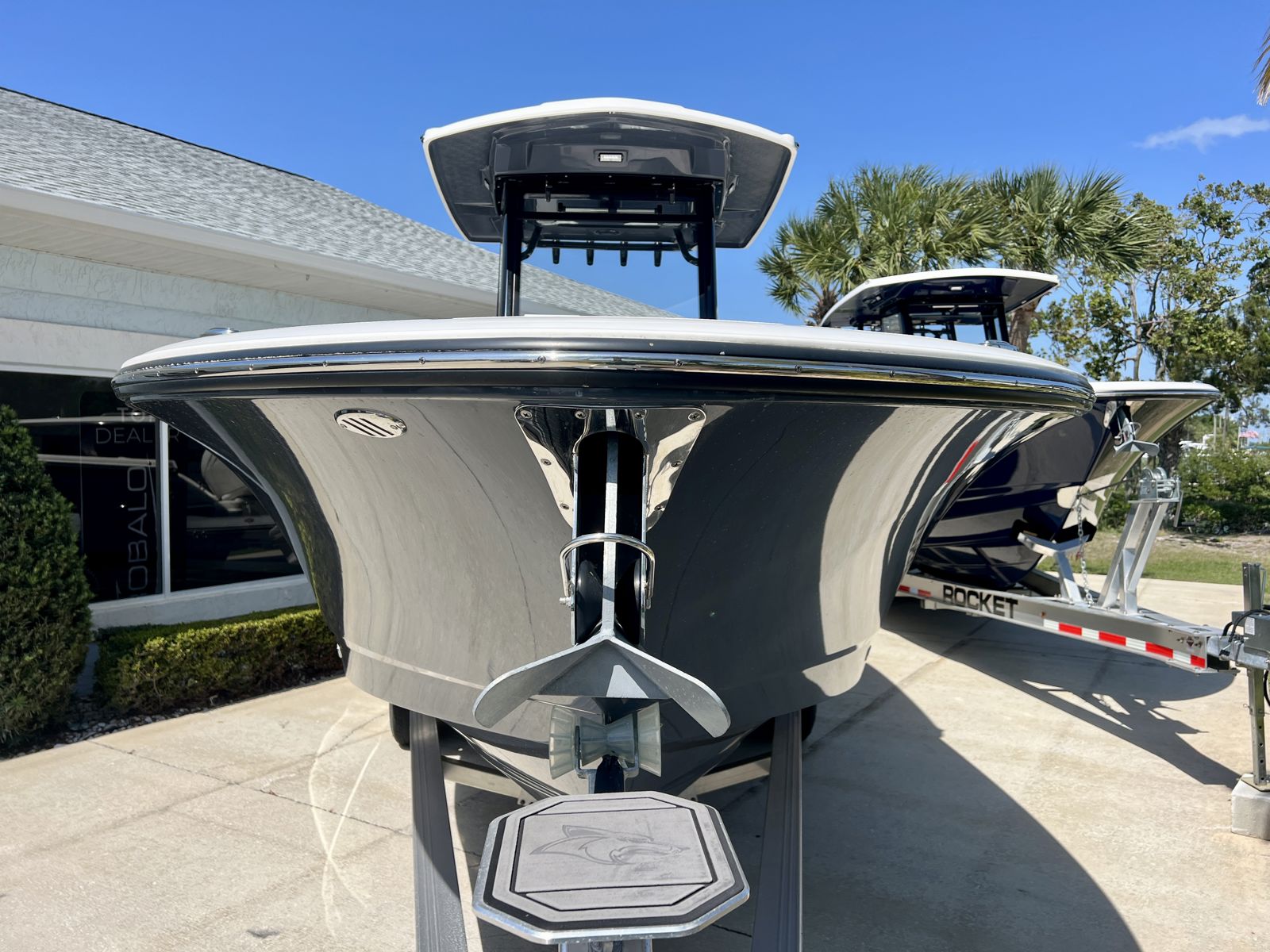 2025 Robalo R250-2