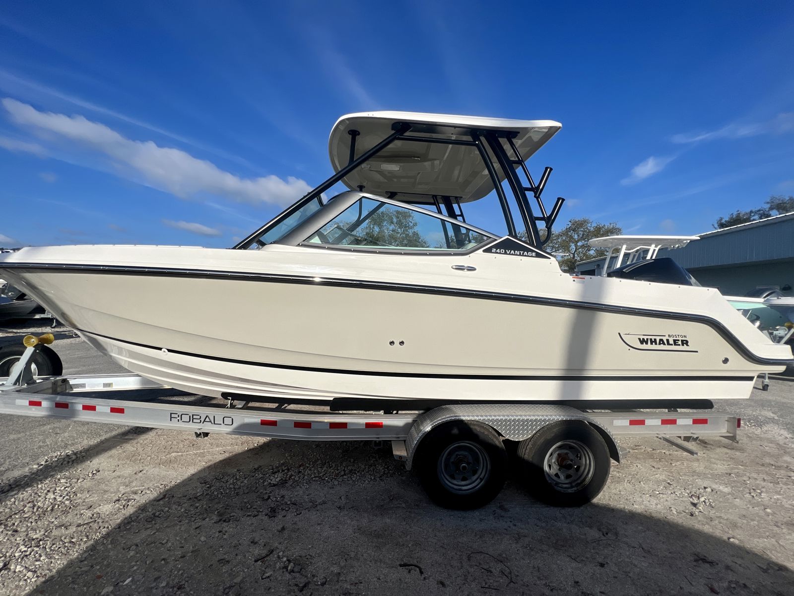2025 Boston whaler 24VNT-2