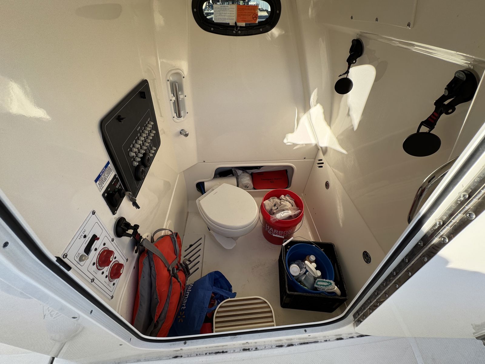 2023 Boston whaler 250 Outrage-5