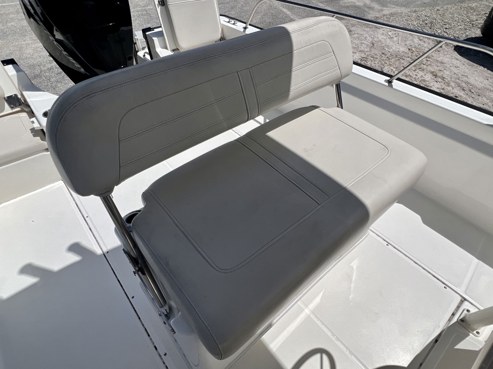 2023 Boston whaler 210 Montauk-11