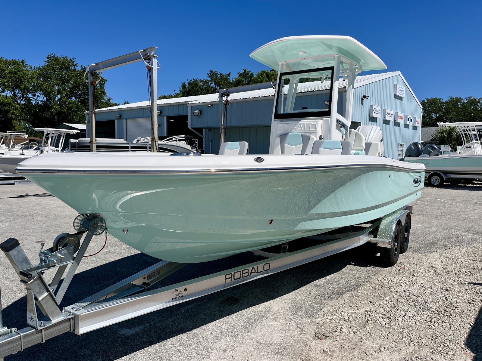 2025 Robalo 246 Cayman0