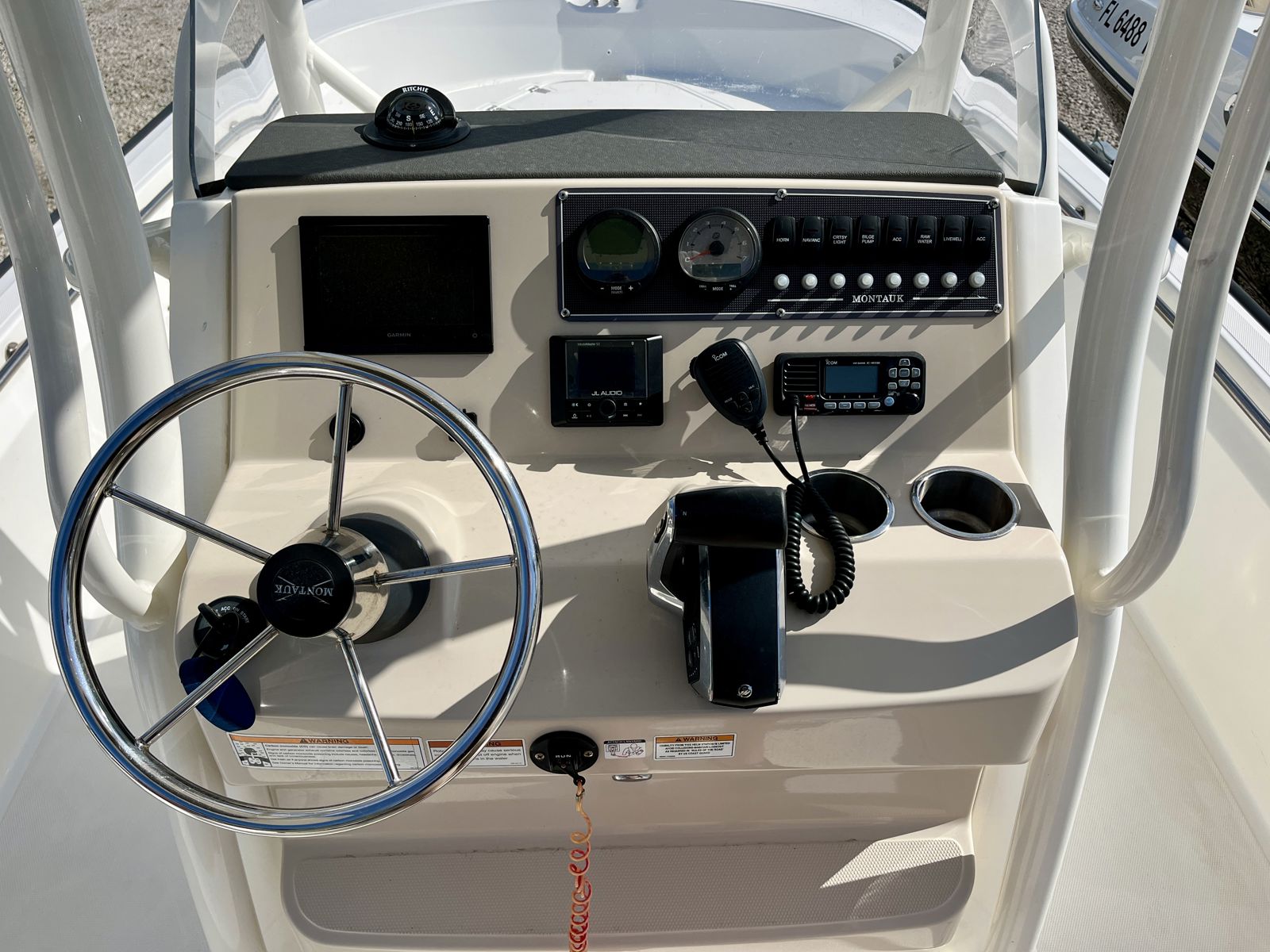 2023 Boston whaler 210 Montauk-9