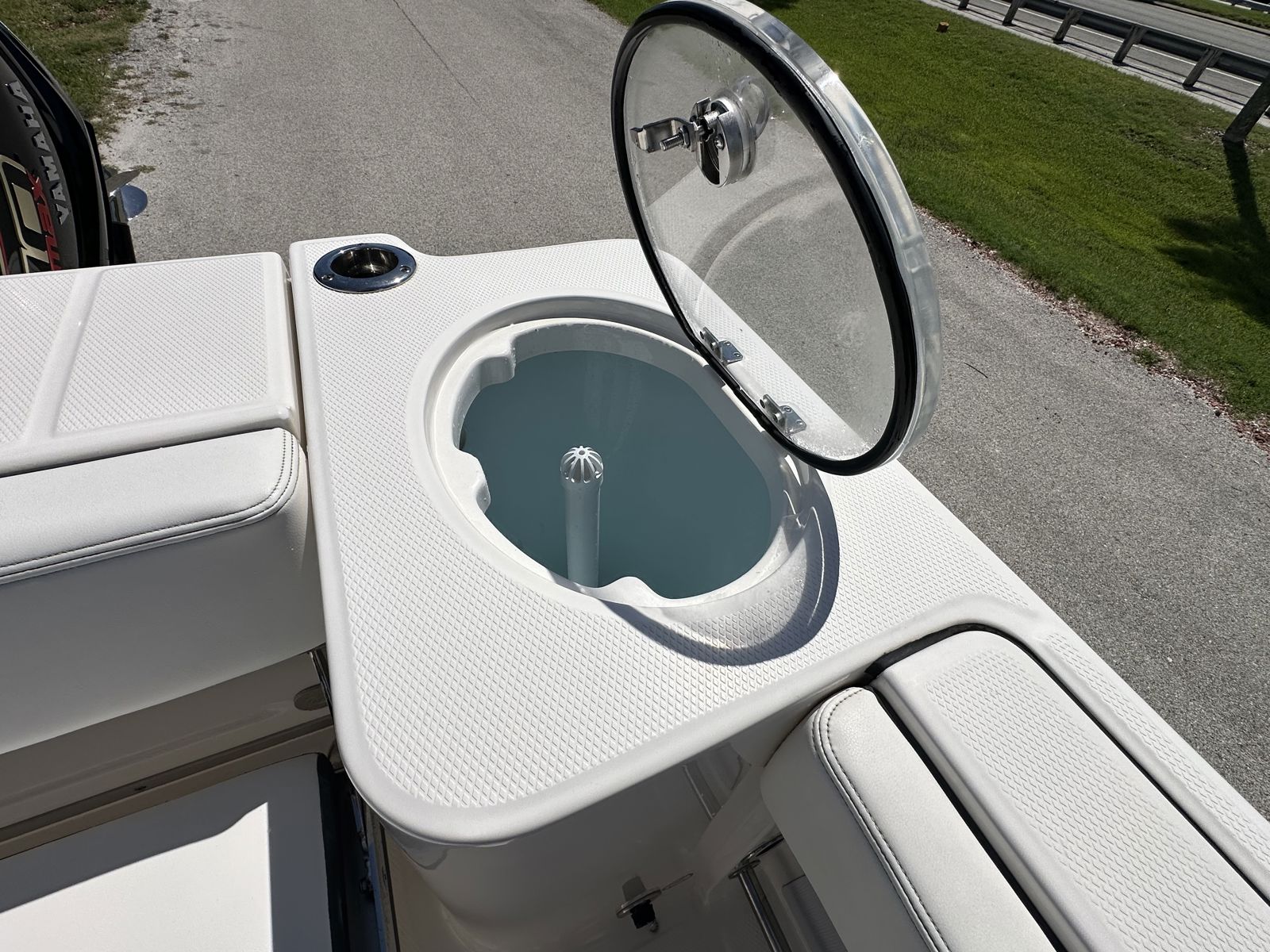 2024 Robalo R230-20