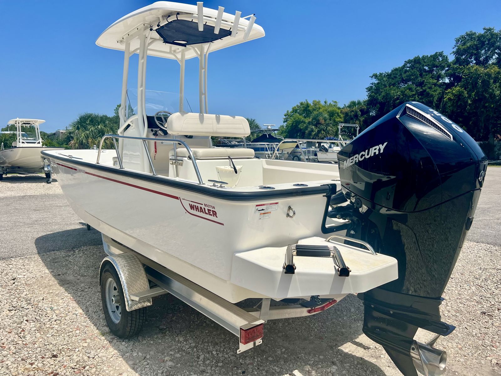 2023 Boston whaler 210 Montauk-6