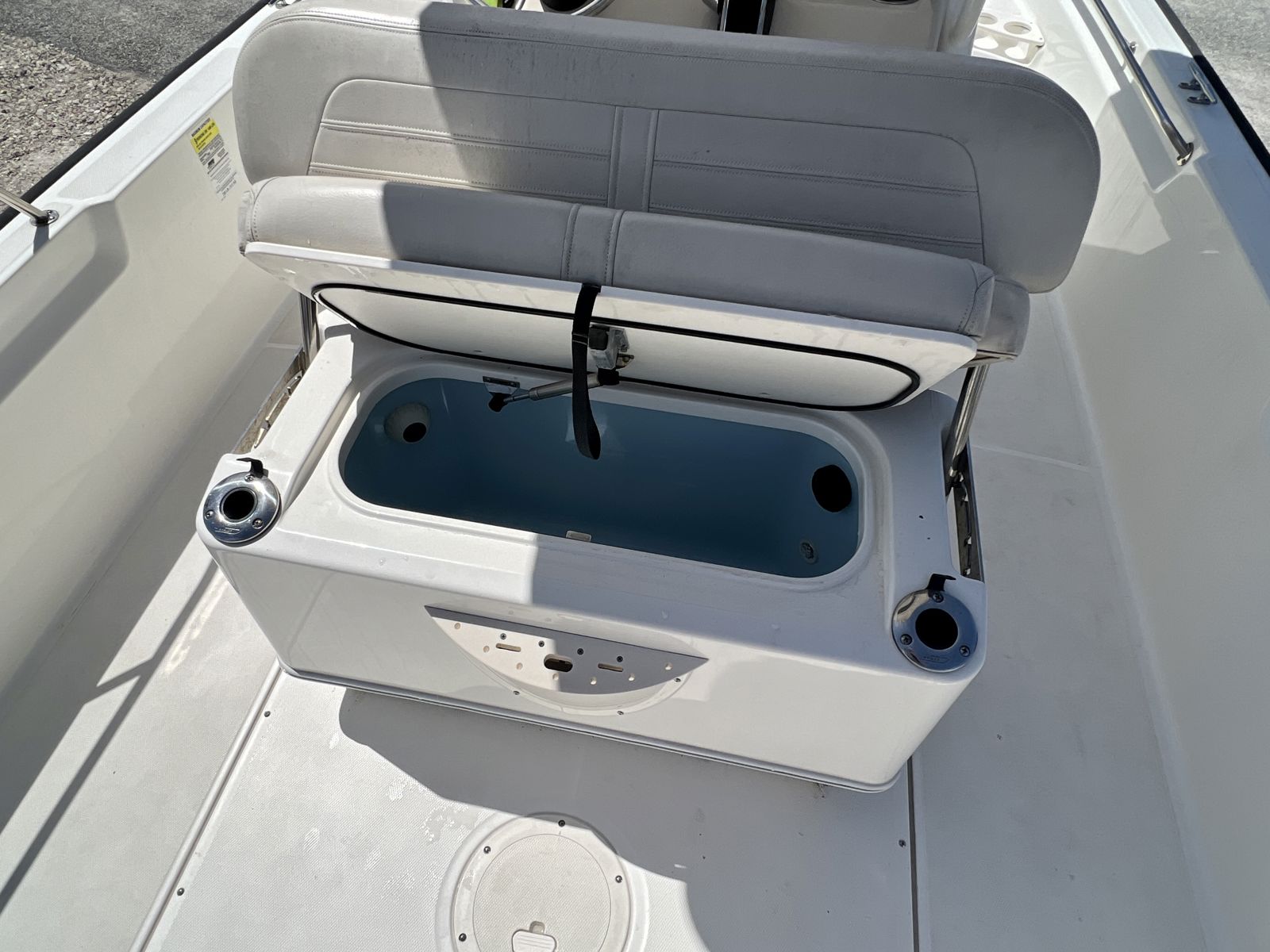 2023 Boston whaler 210 Montauk-20