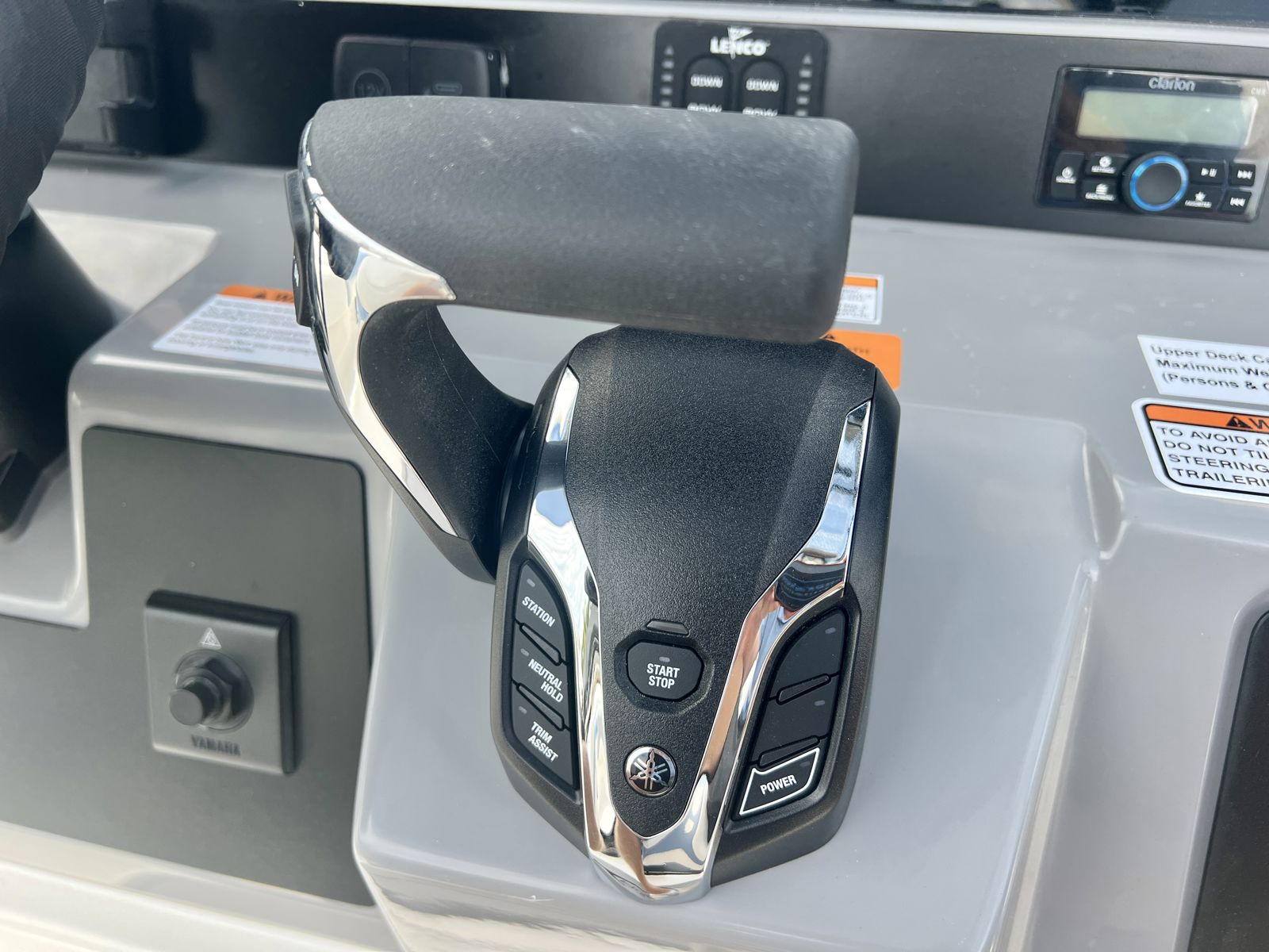 2025 Robalo 266 SD Cayman-30