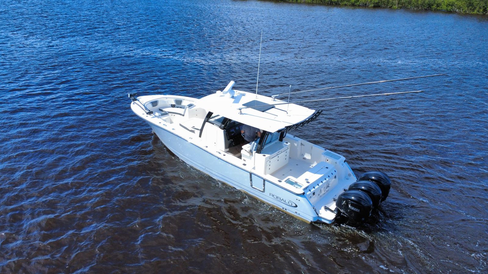2022 Robalo R360-6