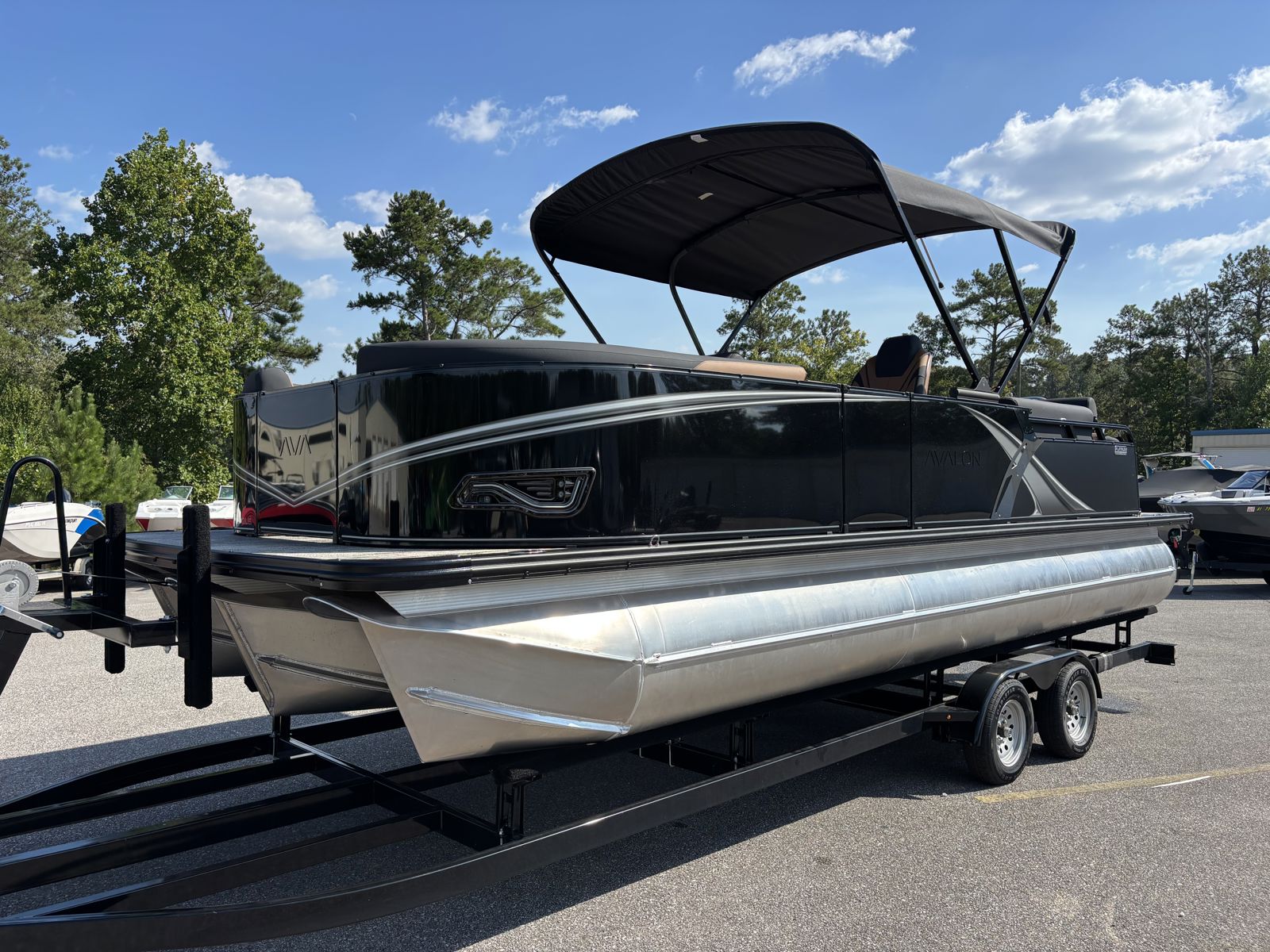 2027 Avalon LSZ Quad Lounger Shift - 3