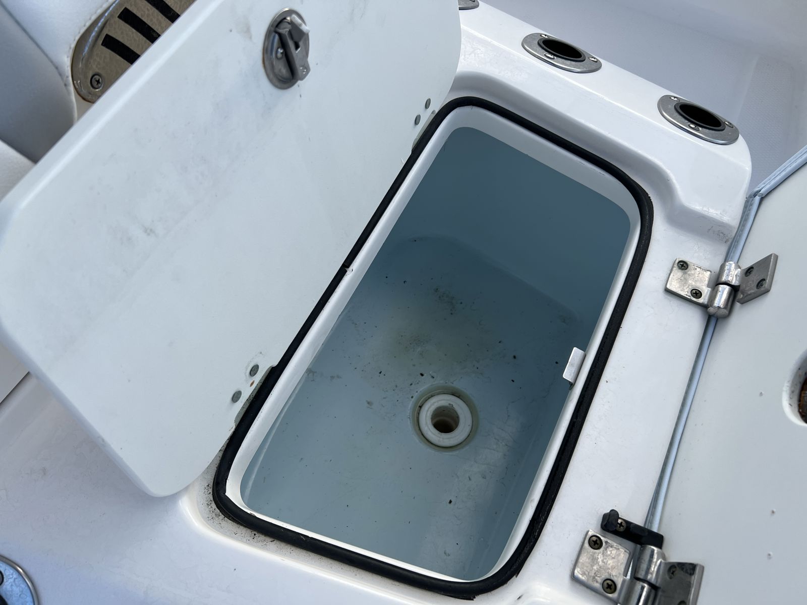 2024 Robalo 206c Cayman 20B-2-19