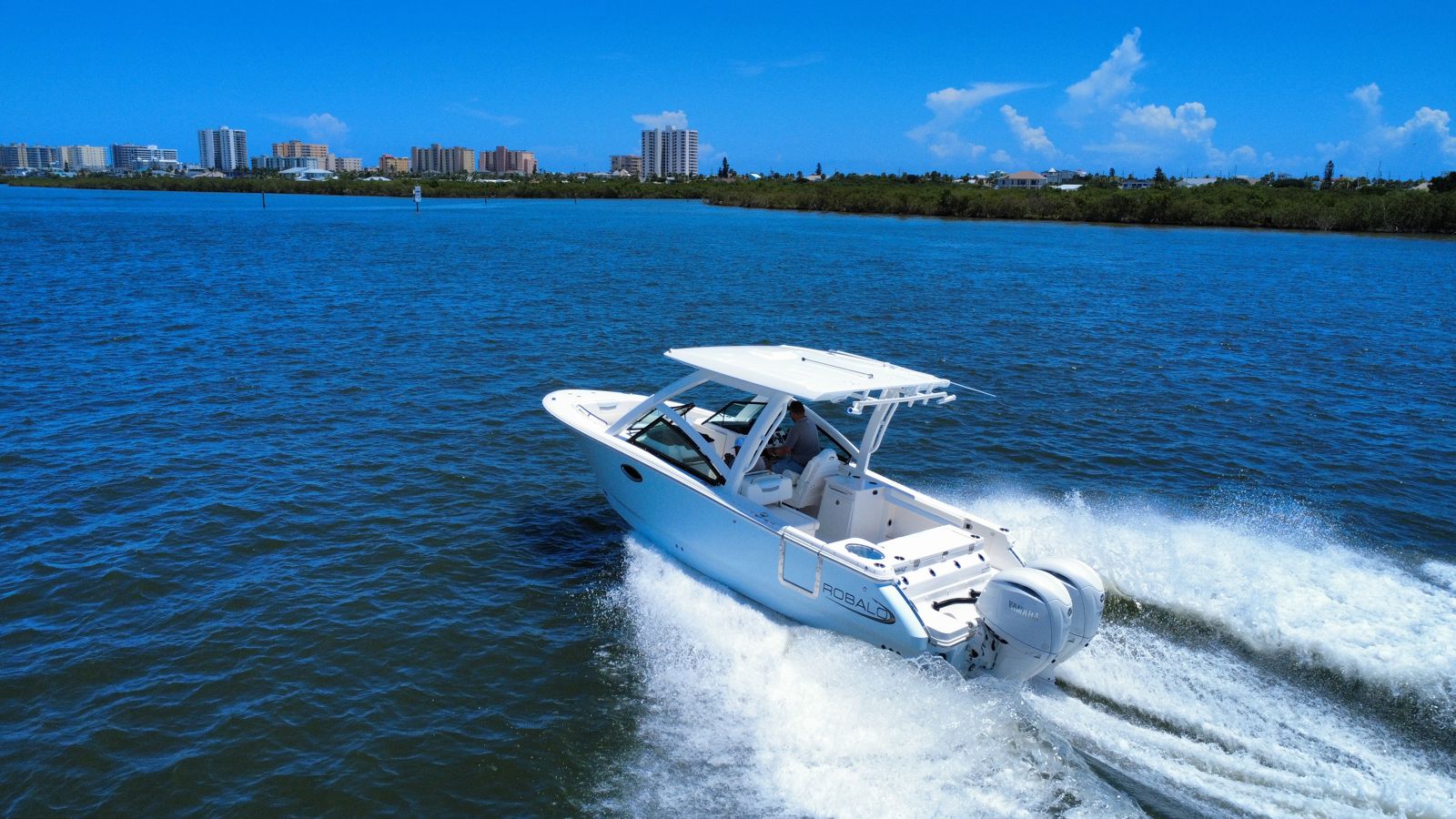 2025 Robalo R257-37